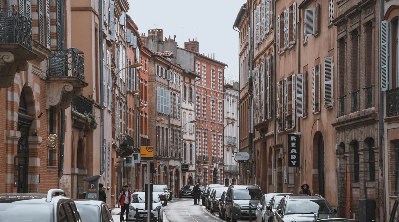 Installer une borne de recharge à Toulouse : le guide 2026